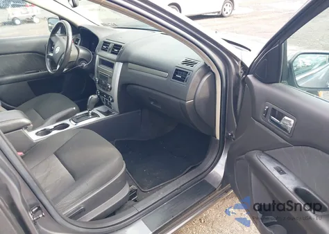 2010 Mercury Milan z USA, uszkodzony, nr VIN 3MEHM0HAXAR630614